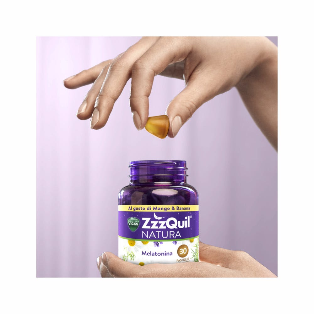 ZzzQuil NATURA Per Dormire 30 Gommose Mango Banana con Melatonina Camomilla Valeriana Lavanda