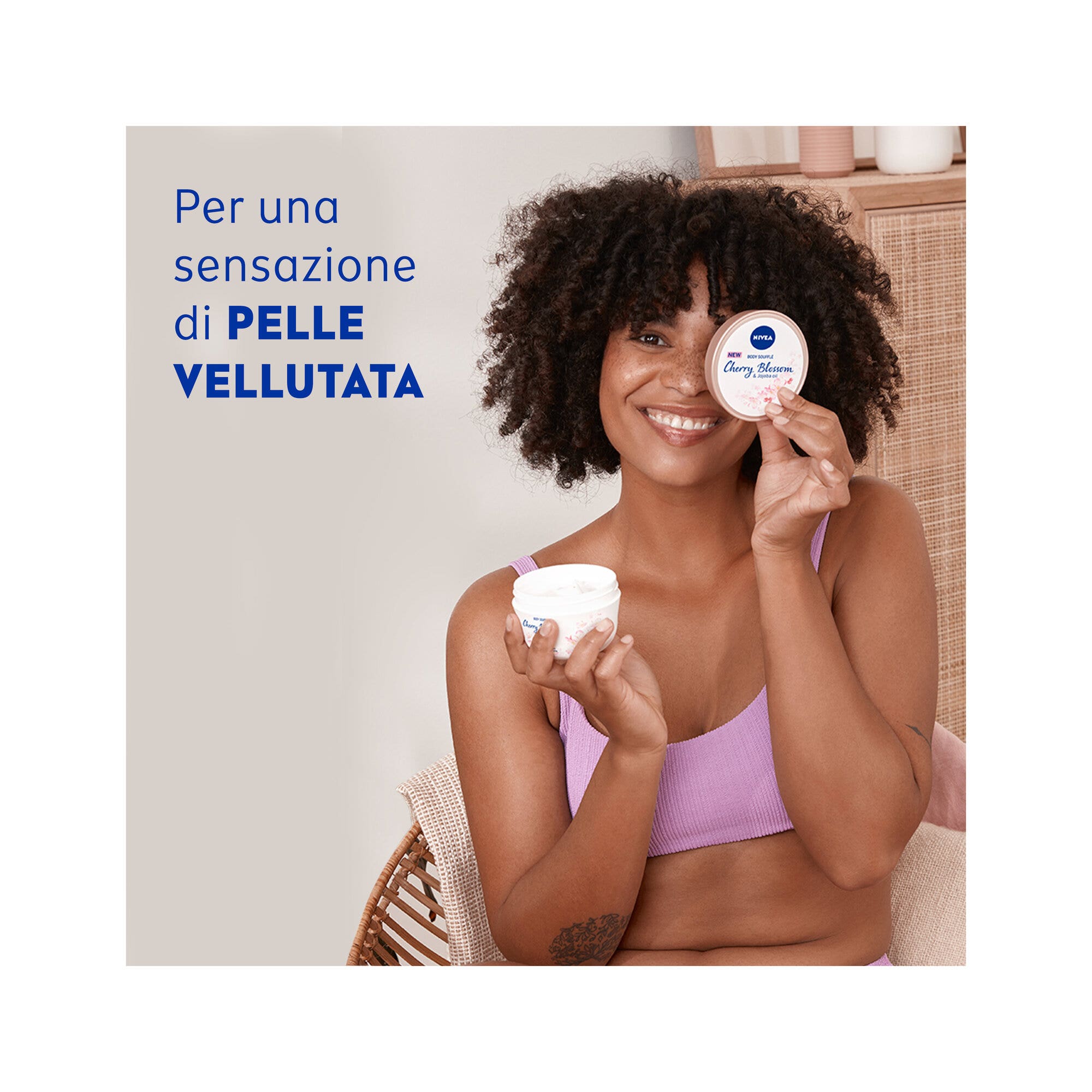 Nivea Soufflé Corpo Fiori Di Ciliegio & Olio di Jojoba Crema Corpo Idratante Leggera 200ml