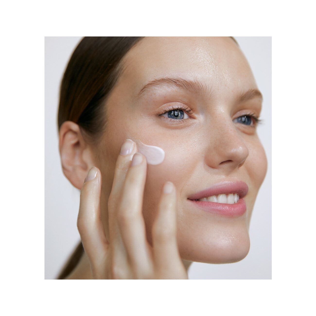 Nivea Naturally Good Crème de jour hydratante rafraîchissante pour le visage, pour peaux normales et mixtes 50 ml