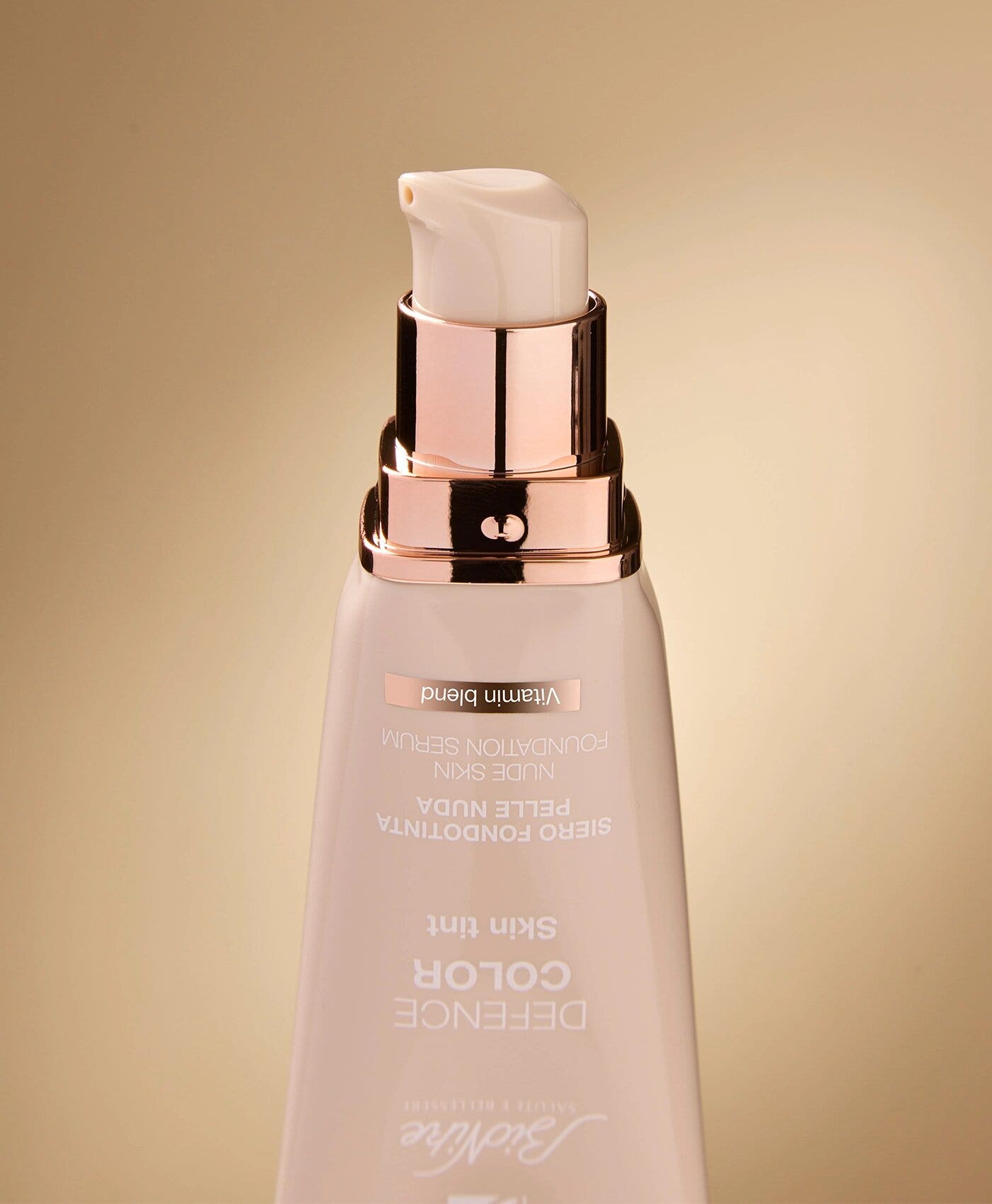 Bionike Defence Color Skin Tint Sérum Fond de Teint Peau Naturelle 704 Caramel 30 ml